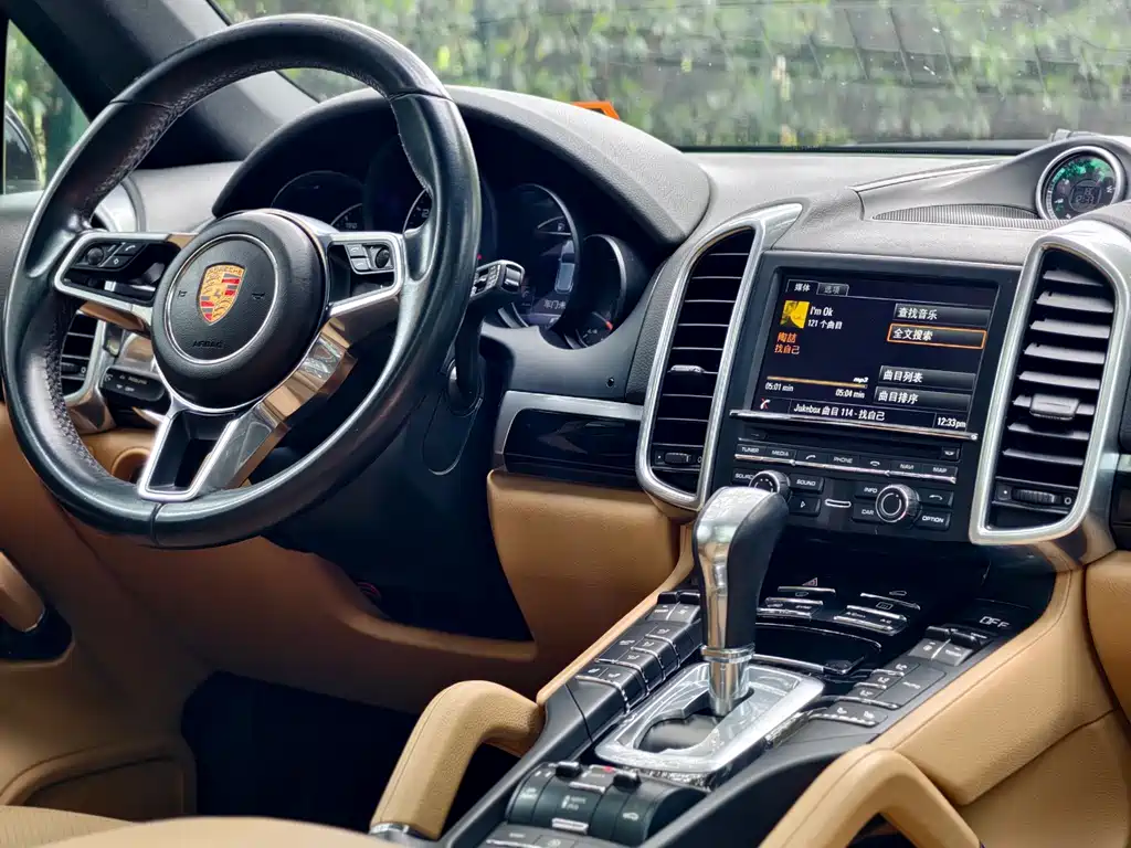 Porsche Cayenne 2015 — фото 9