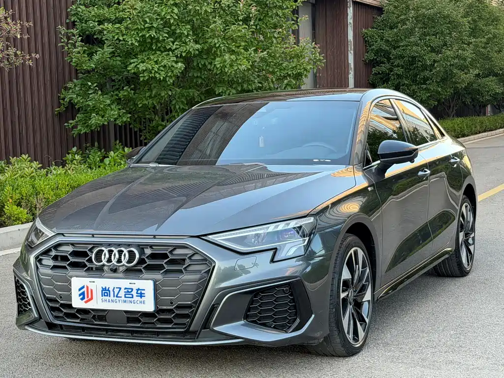 Audi A3 2023 — фото 1
