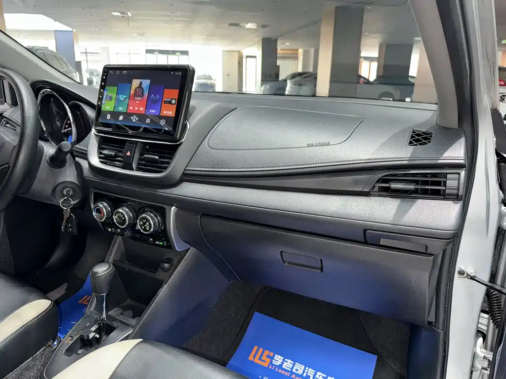 Toyota Yaris L 2020 — фото 23