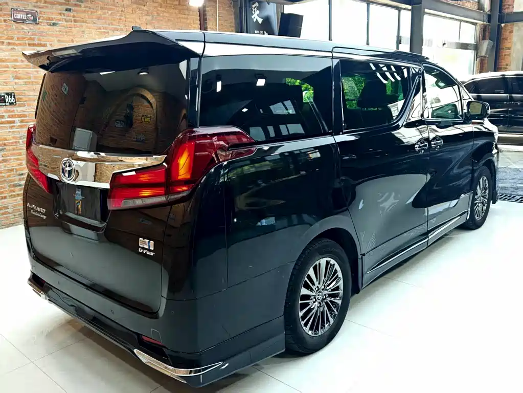 Toyota Vellfire 2021 — фото 8