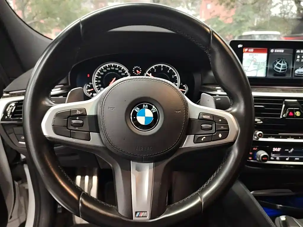BMW 6 Series GT 2018 — фото 11