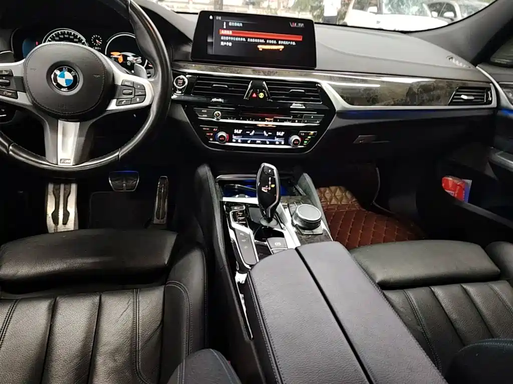 BMW 6 Series GT 2018 — фото 13