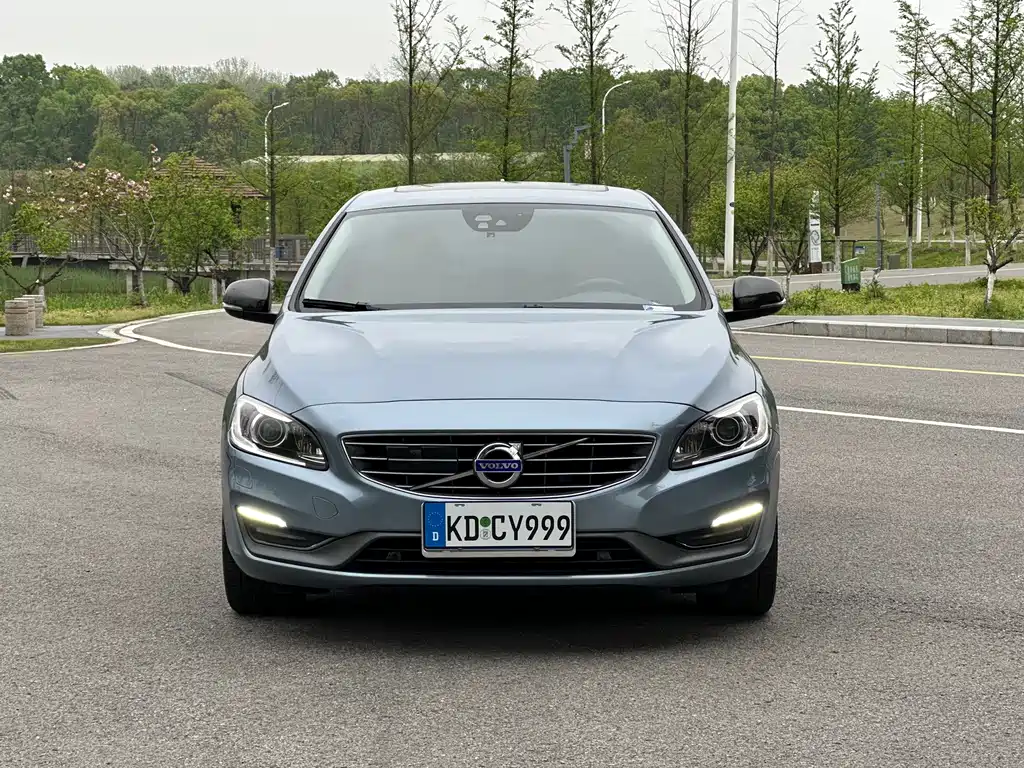 Volvo S60 2016 — фото 2