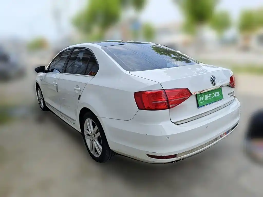 Volkswagen Sagitar 2019