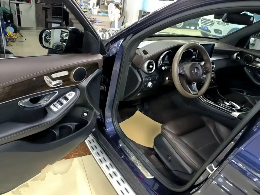 Mercedes-Benz GLC 2018 — фото 16