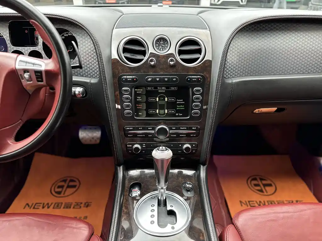 Bentley Flying Spur 2011 — фото 12