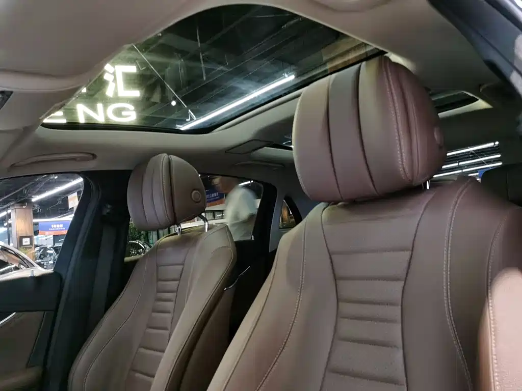 Mercedes-Benz E-Class 2019 — фото 13