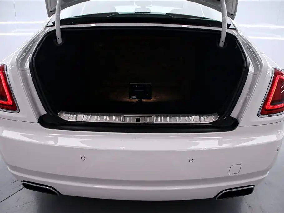 Rolls-Royce Ghost 2011 — фото 15