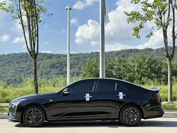 Cadillac CT4 2023