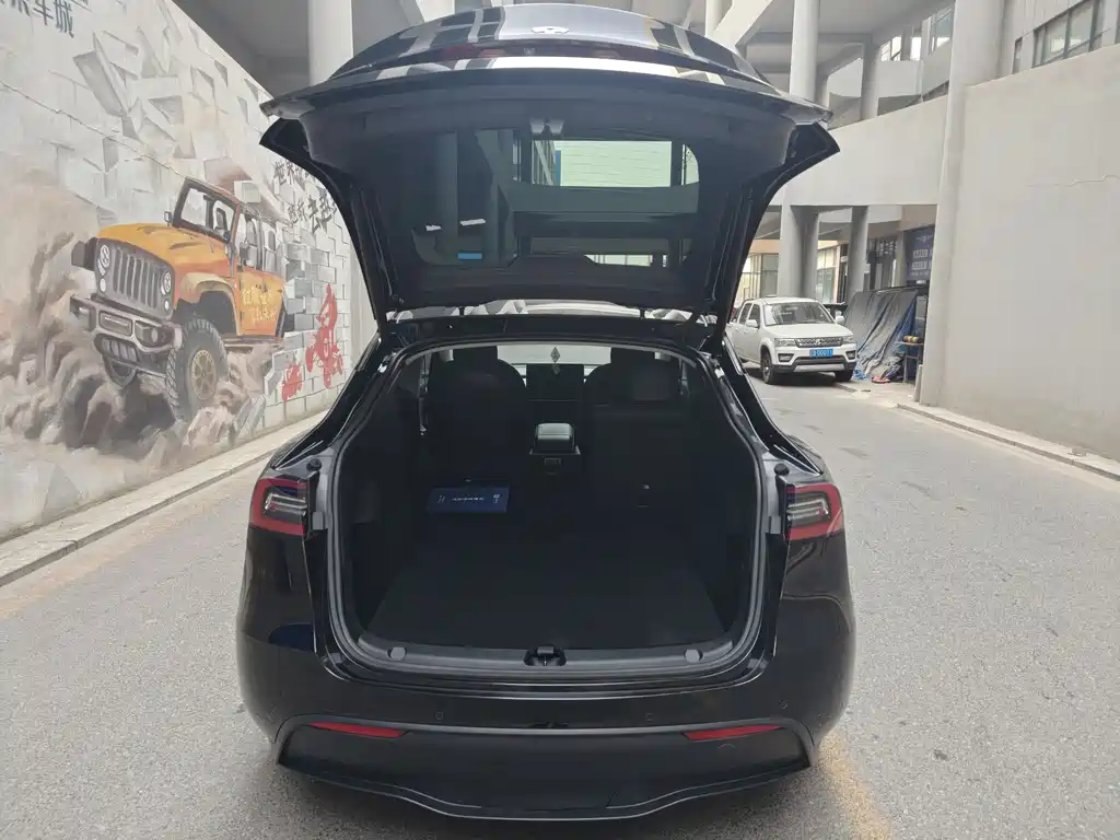Tesla Model Y 2021 — фото 13