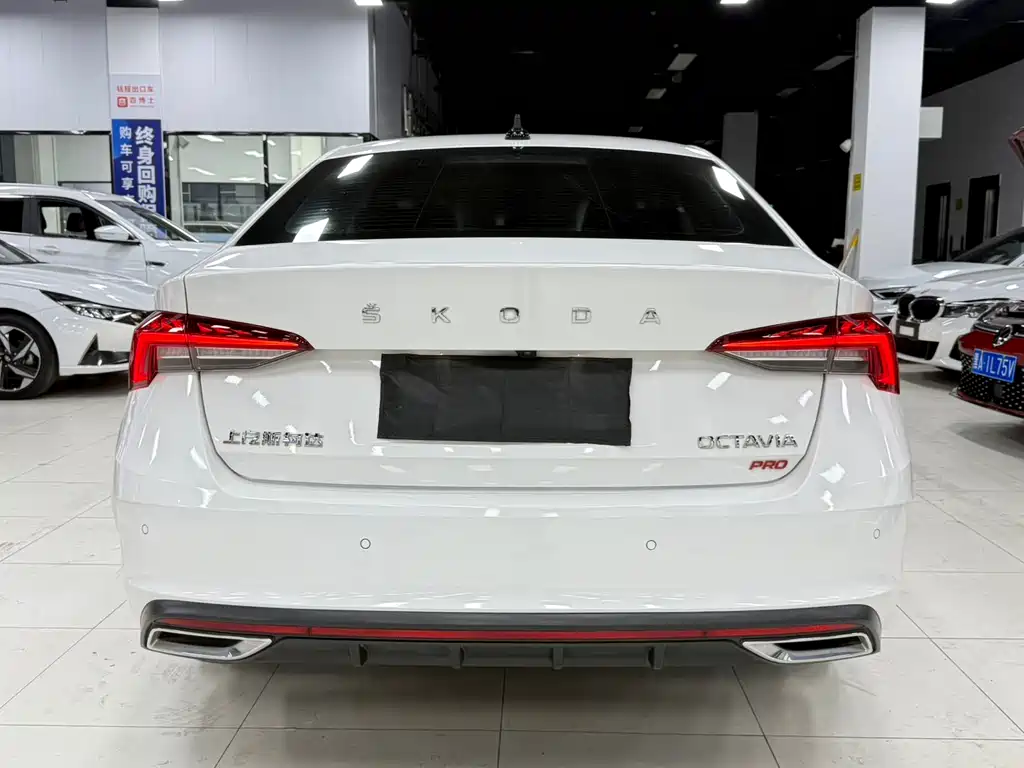 Skoda Octavia 2022 — фото 6