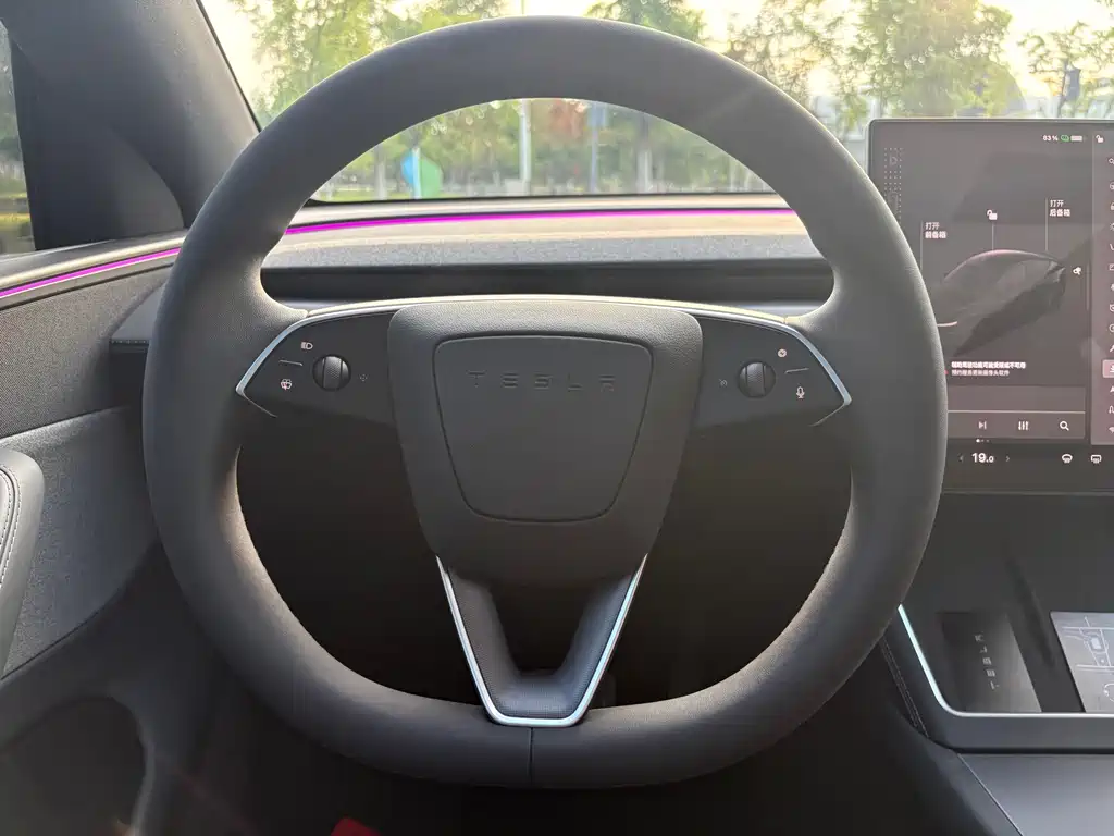 Tesla Model Y 2026 — фото 16