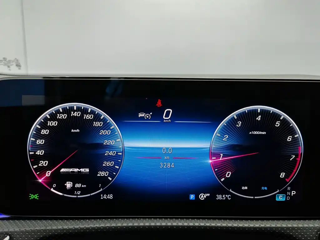 Mercedes-Benz A-Class AMG 2025 — фото 8
