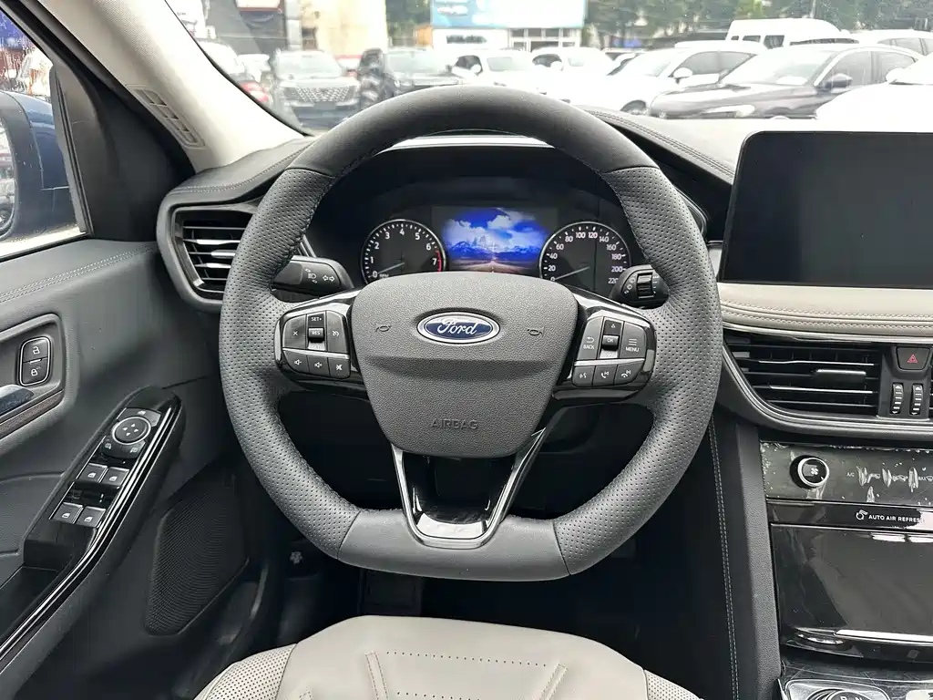 Ford Escape 2023 — фото 11
