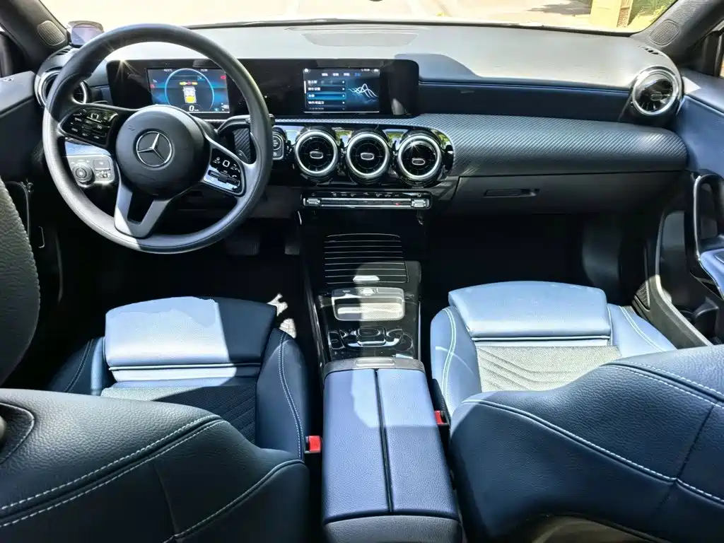 Mercedes-Benz A-Class 2021 — фото 10