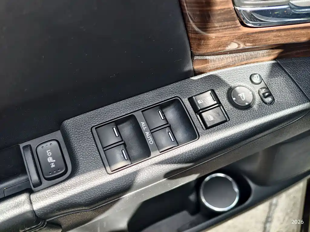 Honda Elysion 2018 — фото 12
