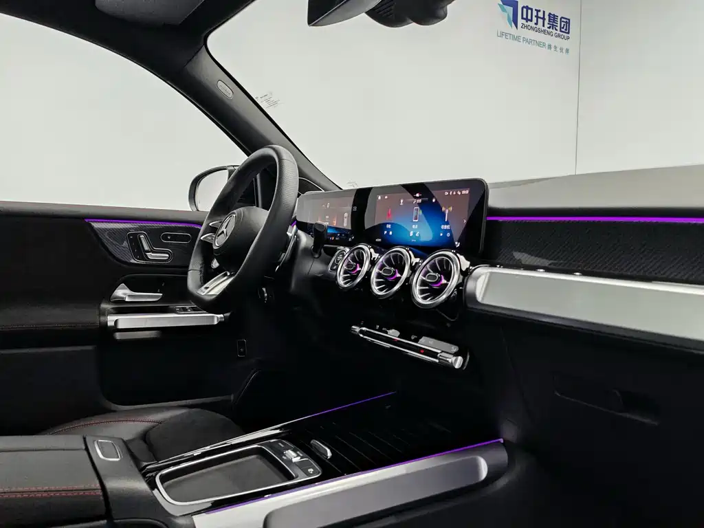 Mercedes-Benz GLB AMG 2025 — фото 14