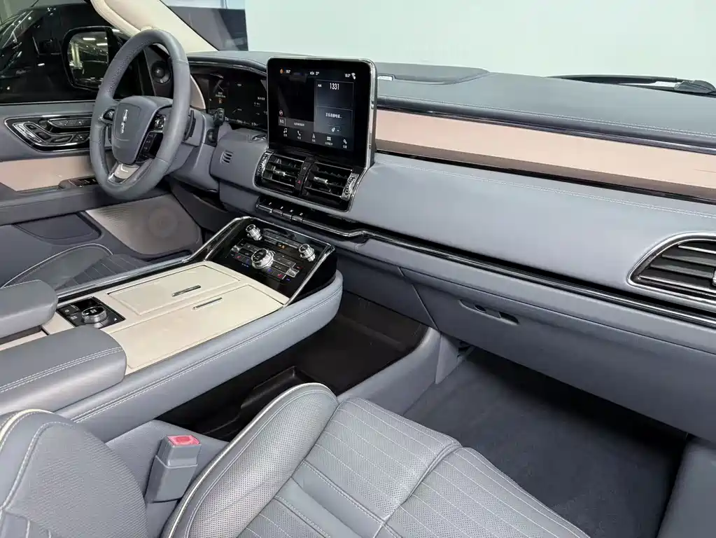 Lincoln Navigator 2019 — фото 10