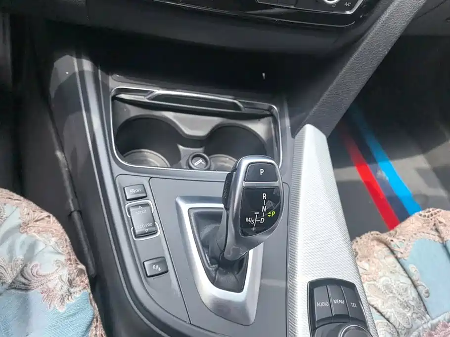 BMW 3 Series 2017 — фото 16