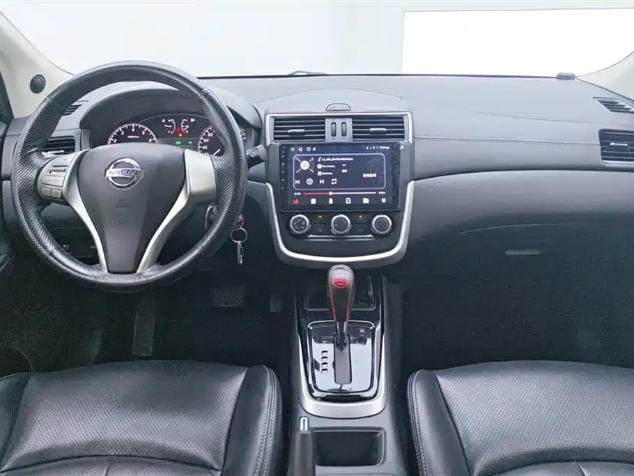 Nissan Tiida 2017 — фото 12