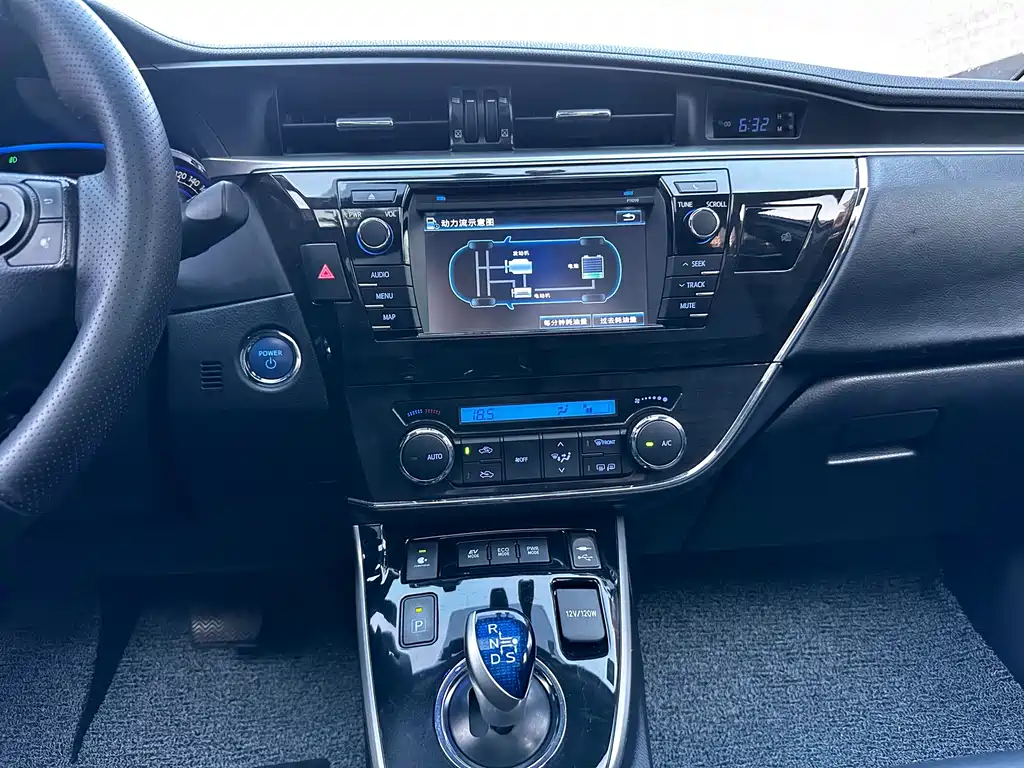 Toyota Corolla 2015 — фото 20