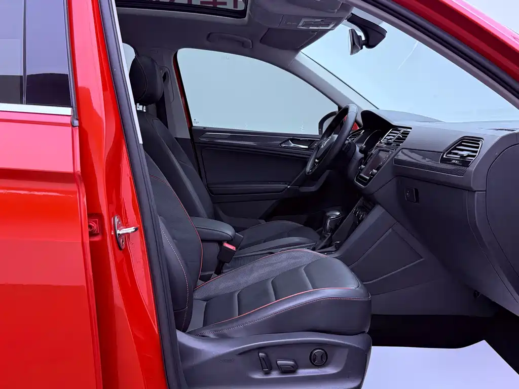Volkswagen Tiguan L 2017 — фото 22