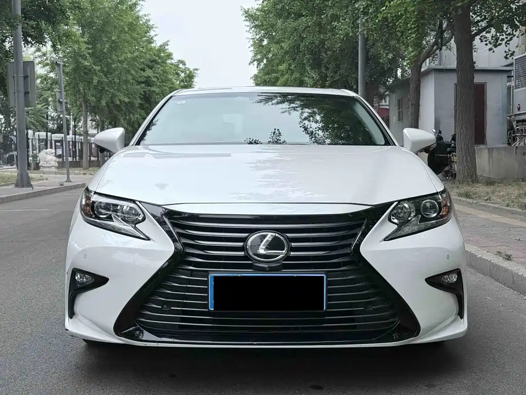 Lexus ES 2017 — фото 2