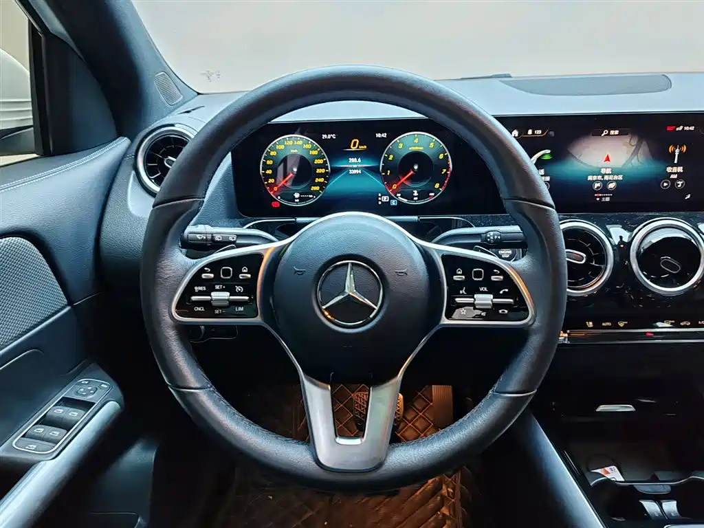 Mercedes-Benz GLA 2023 — фото 18