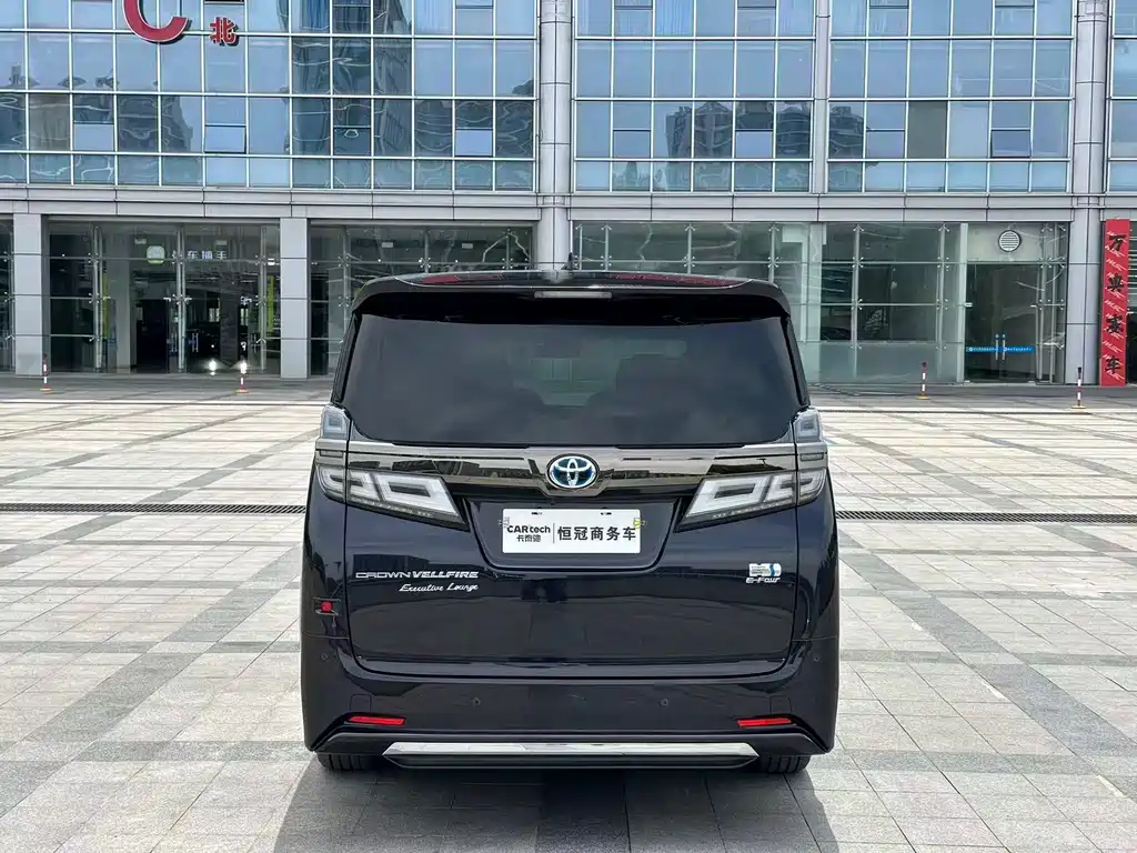 Toyota Vellfire 2023 — фото 6