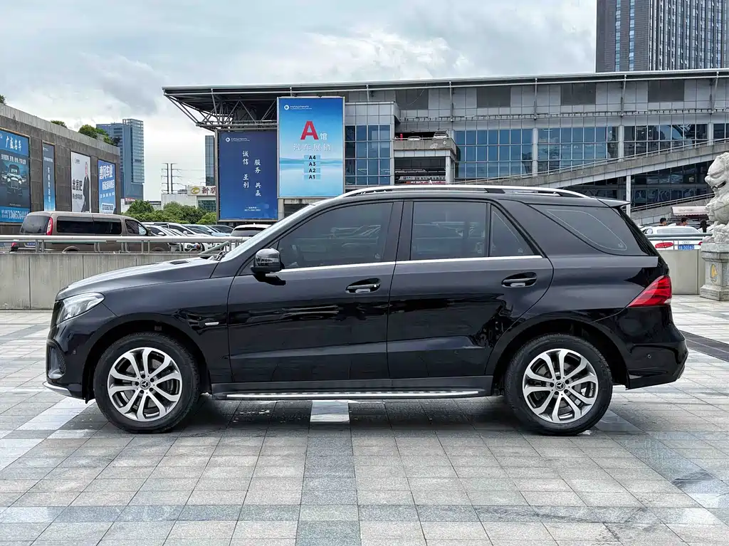 Mercedes-Benz GLE 2019 — фото 2