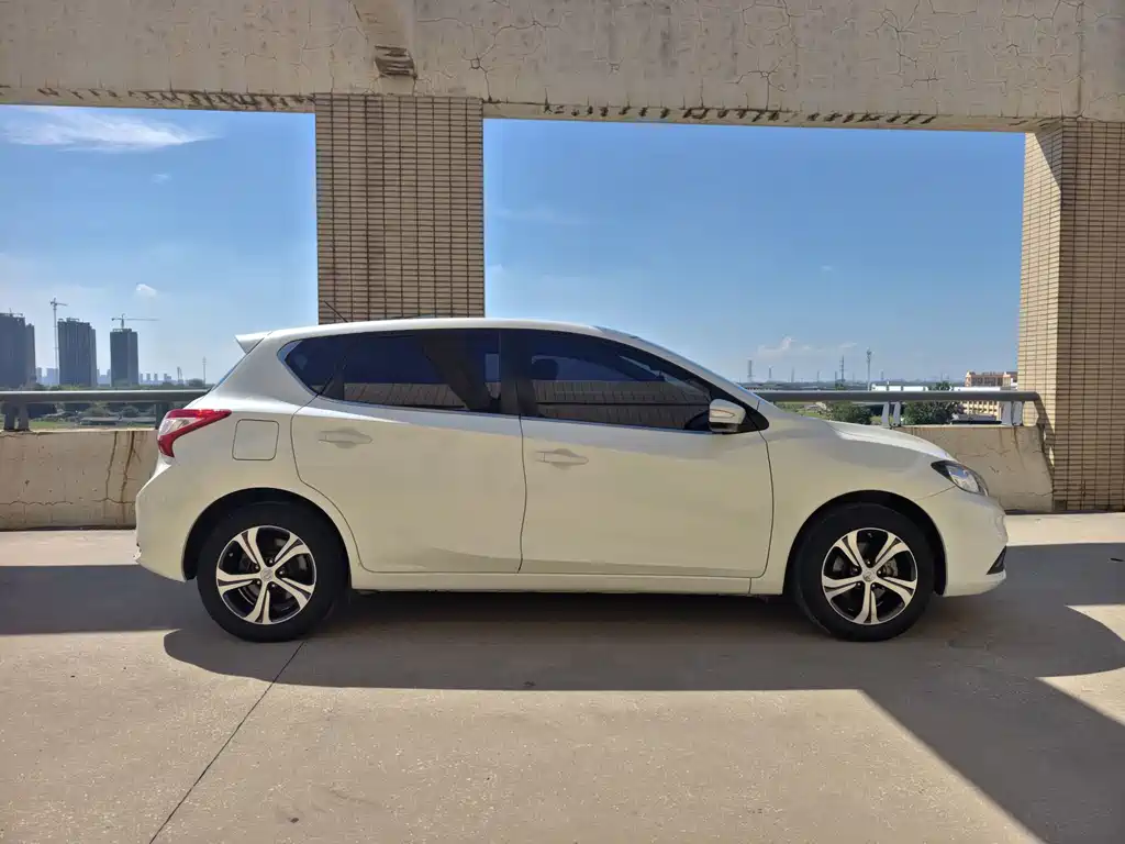 Nissan Tiida 2019 — фото 36