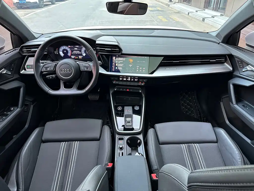 Audi A3 2023 — фото 15