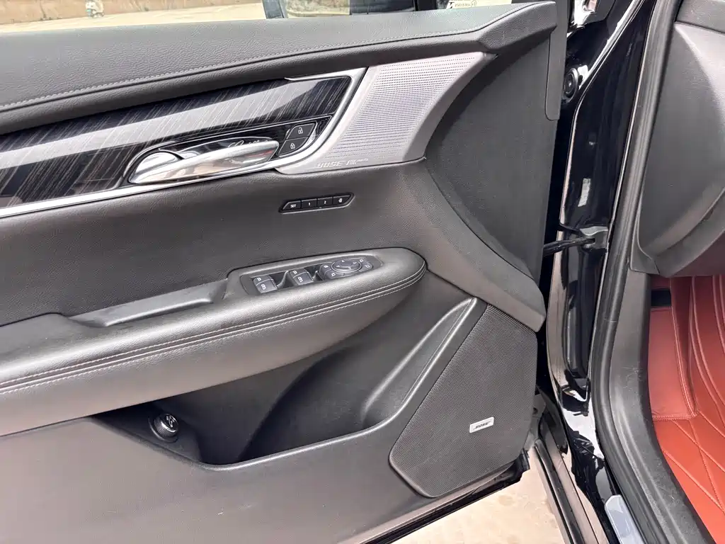 Cadillac XT6 2021 — фото 22