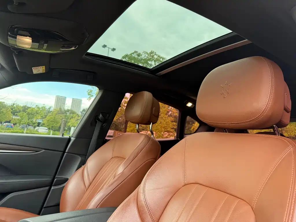 Maserati Levante 2018 — фото 17
