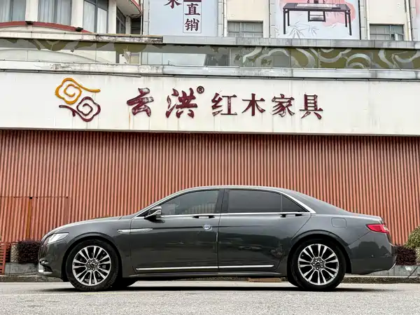 Lincoln Continental 2018
