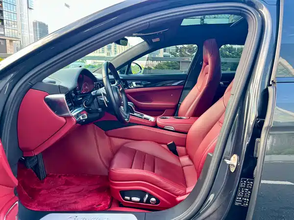 Porsche Panamera 2021