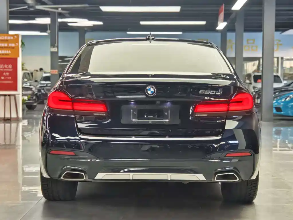 BMW 5 Series 2024 — фото 18