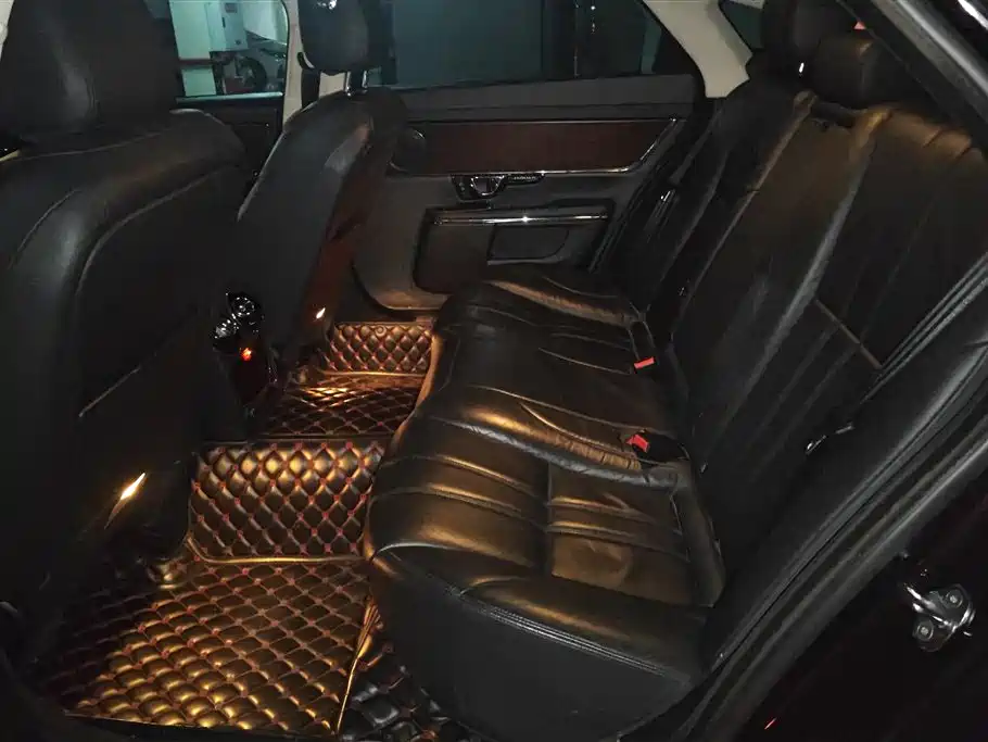 Jaguar XJ 2014 — фото 11