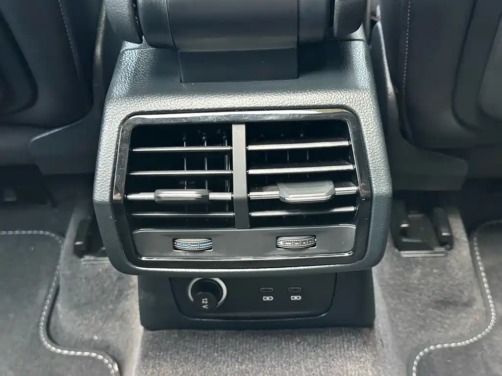 Audi Q3 2021 — фото 16