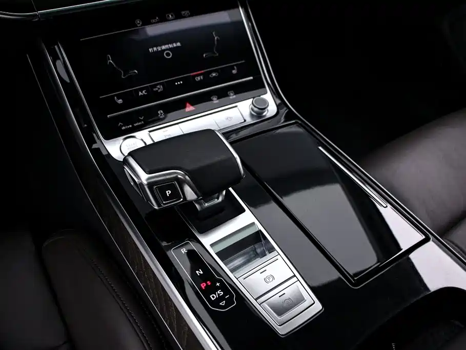 Audi A8 2020 — фото 9