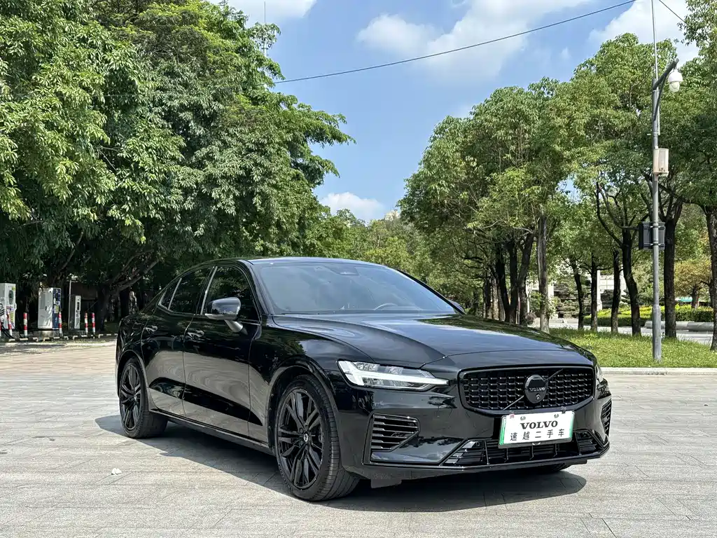 Volvo S60 PHEV 2023 — фото 3