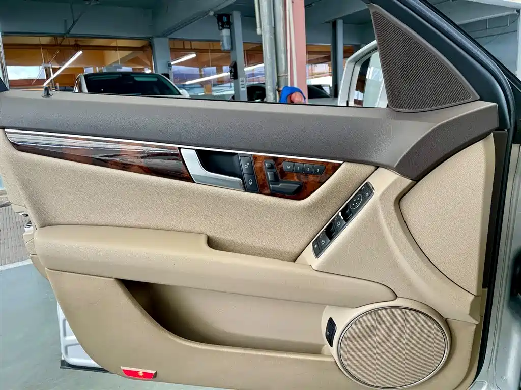 Mercedes-Benz C-Class 2012 — фото 15