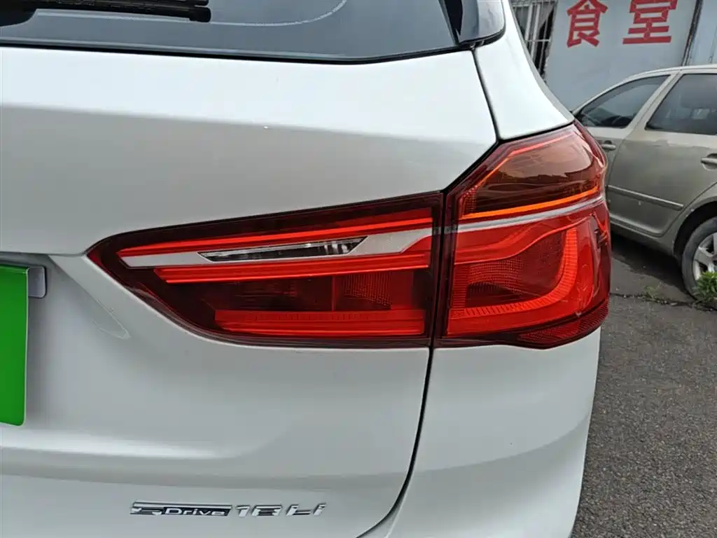 BMW X1 2018 — фото 8