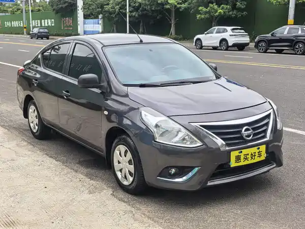 Nissan Sunny 2015