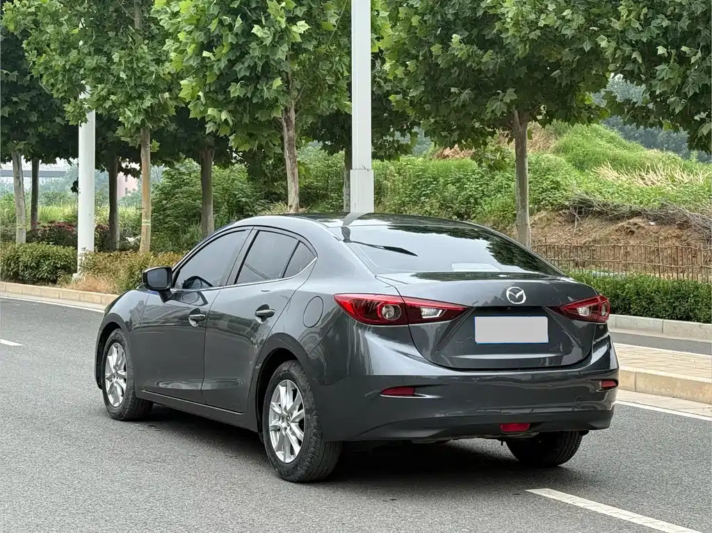 Mazda 3 Axela 2019 — фото 7