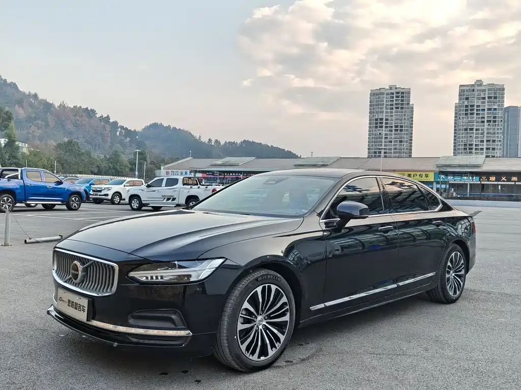 Volvo S90 2024 — фото 1