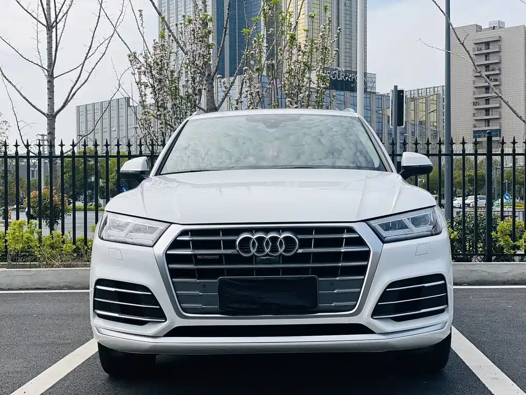 Audi Q5L 2020 — фото 2