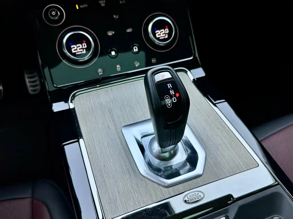 Land Rover Evoque PHEV 2023 — фото 15