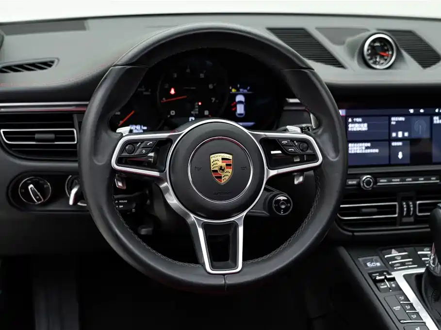 Porsche Macan 2022 — фото 11