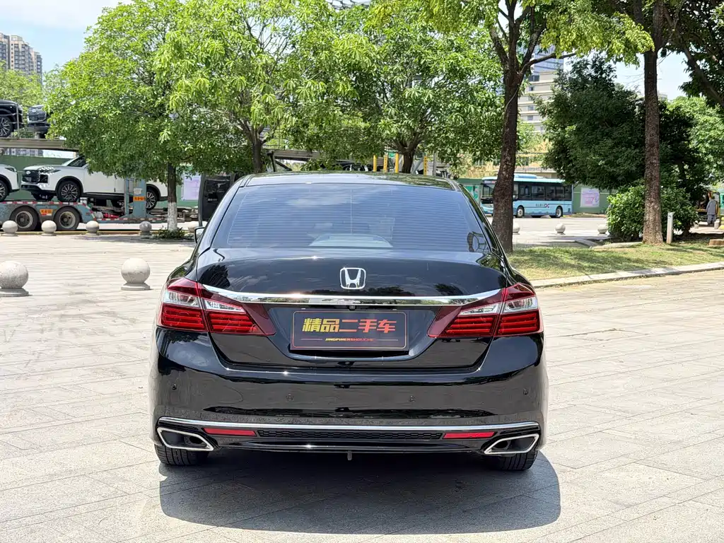 Honda Accord 2018 — фото 7